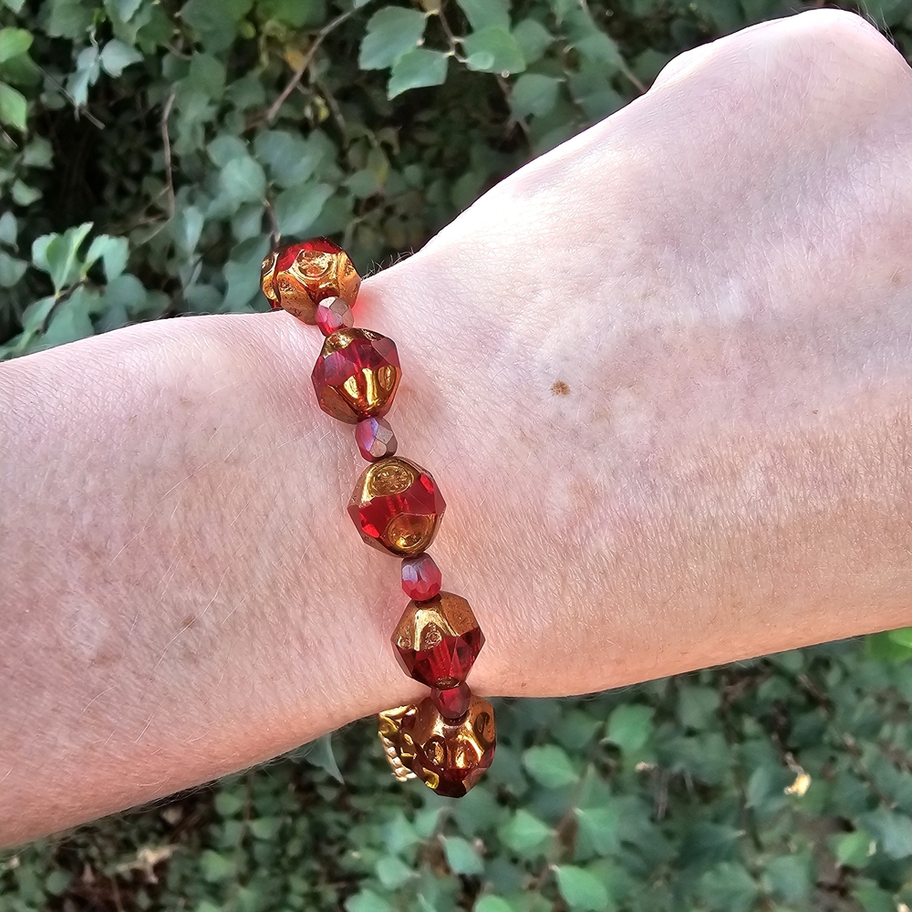 Hand Crafted Red and Gold Beaded Bracelet - Picture 2 of 2